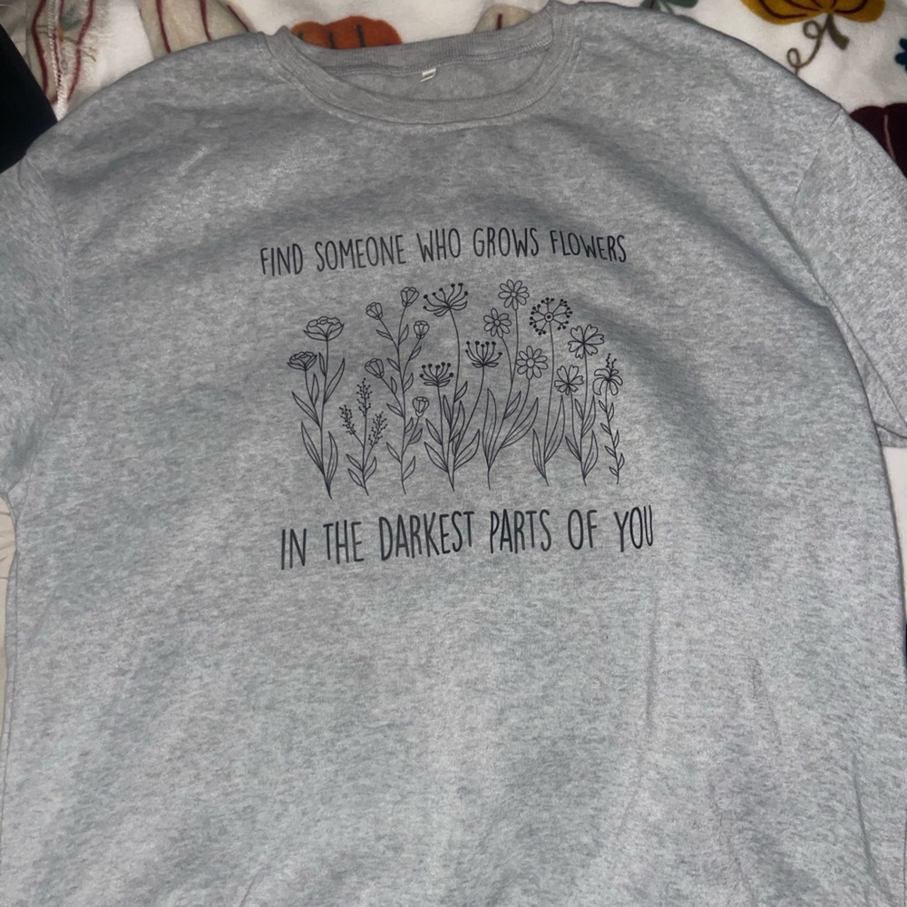Gray sweatshirt